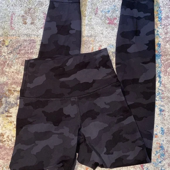 Lululemon High-Rise Align Leggings Camo - Picture 2 of 2